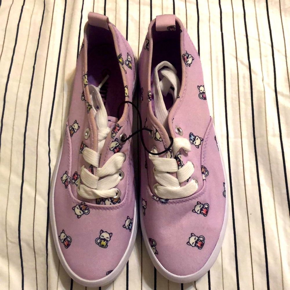 Hot Topic light purple canvas shoes